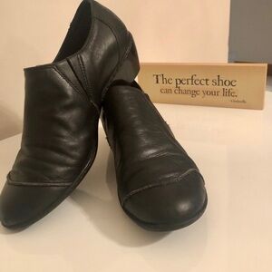 WALKING Cradles leather Black Round Toe Shoes size 7